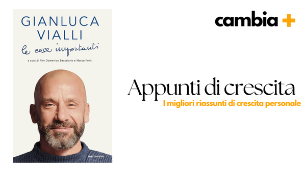 Gianluca Vialli con il suo libro 'Le Cose Importanti' in mano.