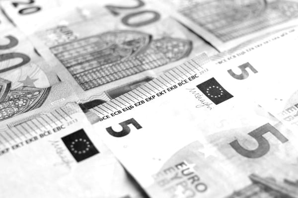 Banconote a simboleggiare la pianificazione finanziaria